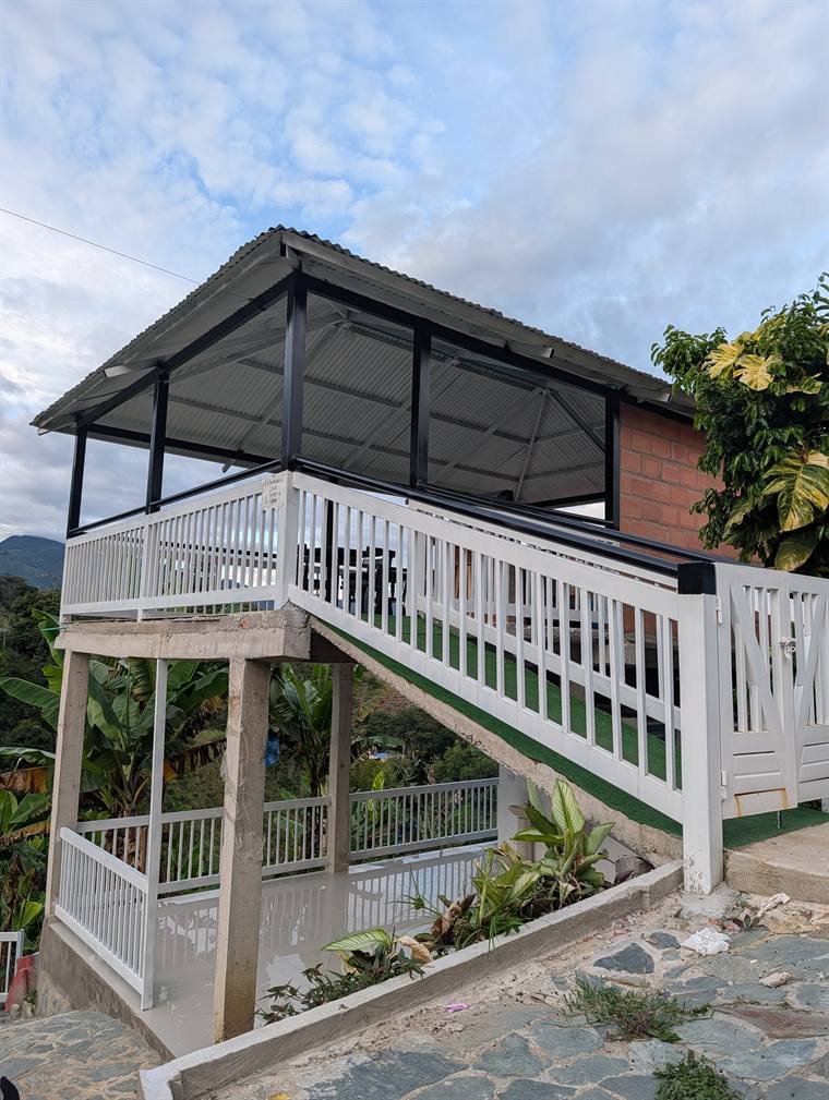 El kiosco de madera con vista